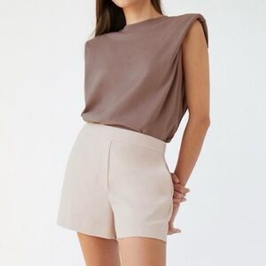 Aritzia Babaton Conan Shorts  Beige Cream Dress Shorts Terado Sz 4